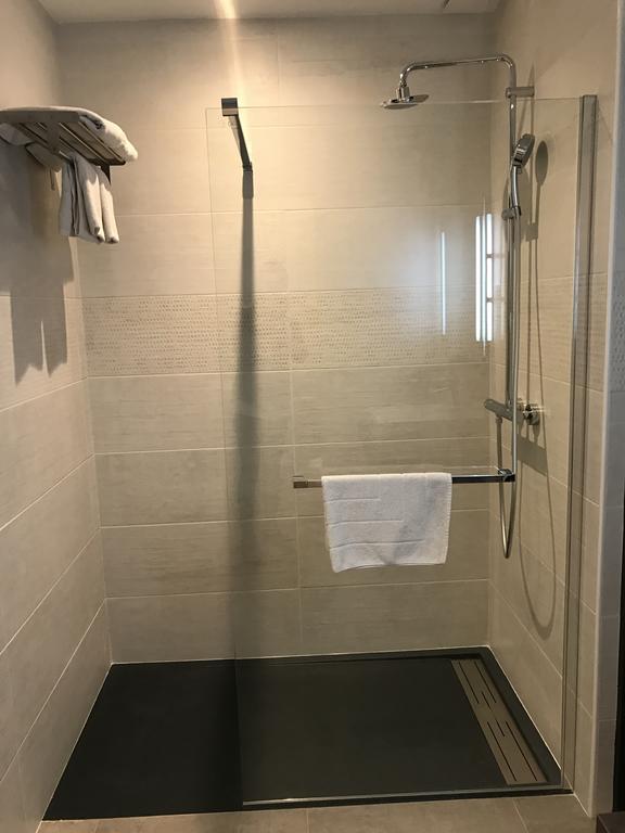 Les Du Centre Apartment *